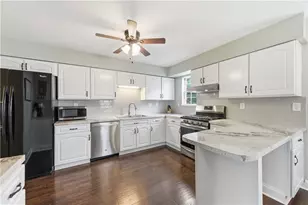 137 Old Village Ln, Bethel Park, PA 15102 - Photo 17