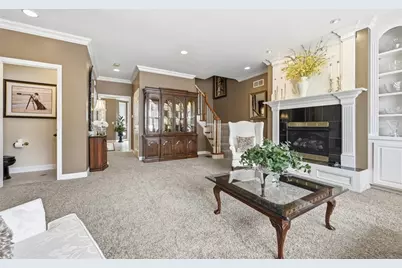 532 E Vanderbilt Dr, Adams Township, PA 16046 - Photo 5
