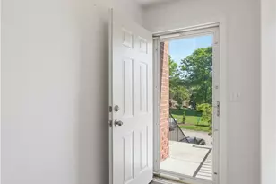 402 Berrington Ct, Bethel Park, PA 15102 - Photo 3
