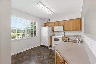 402 Berrington Ct, Bethel Park, PA 15102 - Photo 11