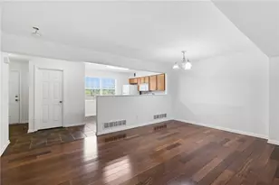 402 Berrington Ct, Bethel Park, PA 15102 - Photo 9