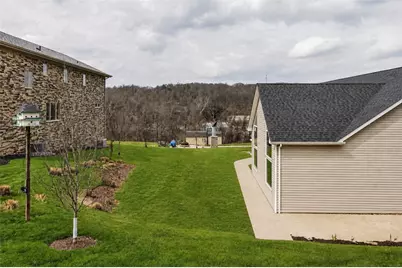 10 Walker St, Collier Township, PA 15071 - Photo 5