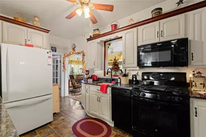 400 Oliver Ave, Bentleyville, PA 15314 - Photo 11