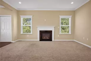 229 W Country Barn Rd, Chartiers, PA 15342 - Photo 7