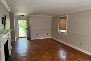 633 Crystal Dr, Pittsburgh, PA 15228 - Photo 5