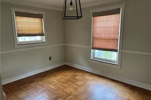 633 Crystal Dr, Pittsburgh, PA 15228 - Photo 9