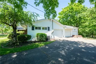 126 Lapeer Dr, South Beaver Township, PA 15010 - Photo 7