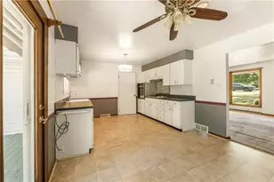 126 Lapeer Dr, South Beaver Township, PA 15010 - Photo 11