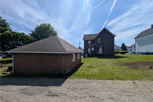 109 S 5th St, Youngwood, PA 15697 - Photo 9