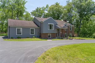 5190 Windy Hill Dr, Hampton, PA 15044 - Photo 3