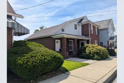 32 S 3rd St, Youngwood, PA 15697 - Photo 5
