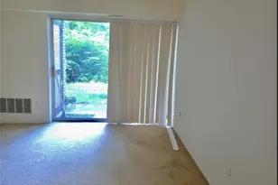 7127 Sanlin Dr, Coraopolis, PA 15108 - Photo 3