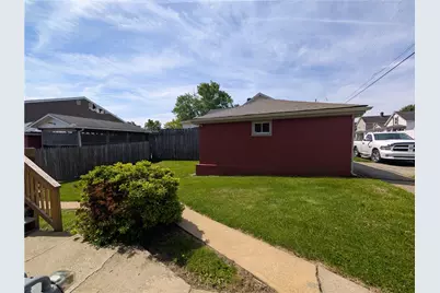 105 Depot St, Youngwood, PA 15697 - Photo 11