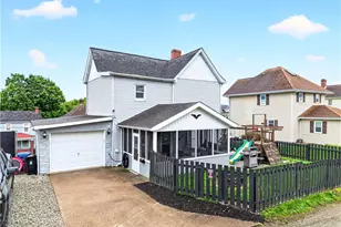 118 Center Ave, Mt Pleasant Boro, PA 15666 - Photo 3