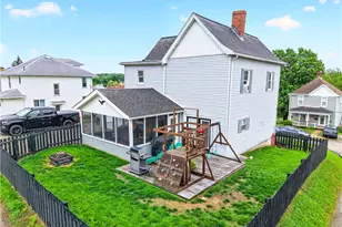 118 Center Ave, Mt Pleasant Boro, PA 15666 - Photo 5