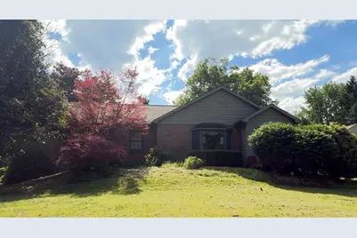 293 Spring Run Rd, Moon/Crescent Twp, PA 15046 - Photo 1