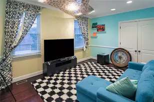 9925 Grandview Ave, Pittsburgh, PA 15235 - Photo 13