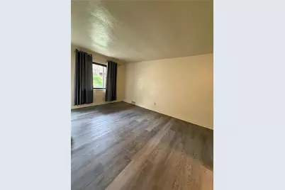 2064 Dartmore St, Pittsburgh, PA 15210 - Photo 9