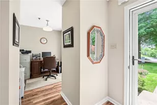 208 Meadowview Dr, Canonsburg, PA 15317 - Photo 5