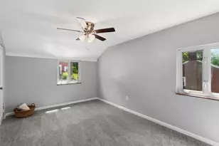 11834 Joan Dr, Pittsburgh, PA 15235 - Photo 17