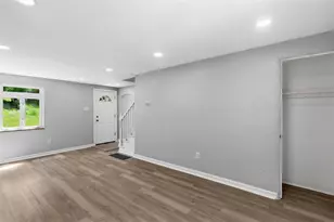 11834 Joan Dr, Pittsburgh, PA 15235 - Photo 9