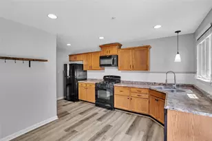 284 Broadstone Dr, Adams Township, PA 16046 - Photo 15