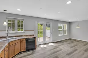 284 Broadstone Dr, Adams Township, PA 16046 - Photo 11