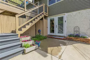 210 Pine Dr, Moon/Crescent Twp, PA 15108 - Photo 9