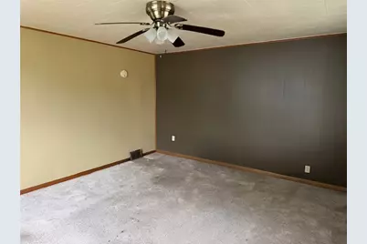 1111 Pollock Ave, New Castle, PA 16101 - Photo 5
