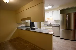 2570 Mt Royal Rd, Pittsburgh, PA 15217 - Photo 15