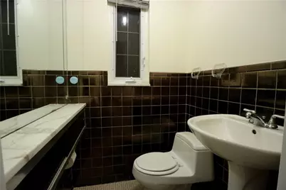 2570 Mount Royal Rd, Pittsburgh, PA 15217 - Photo 9