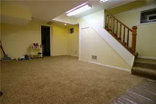 2570 Mt Royal Rd, Pittsburgh, PA 15217 - Photo 17