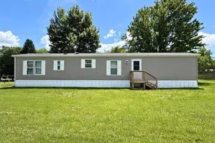 1569 Lee Ln, Grove City Boro, PA 16127 - Photo 1