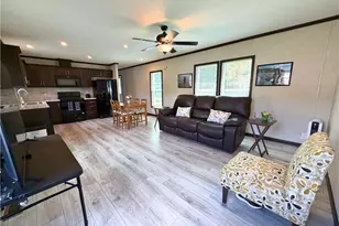 1569 Lee Ln, Grove City Boro, PA 16127 - Photo 3