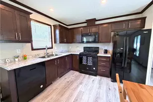 1569 Lee Ln, Grove City Boro, PA 16127 - Photo 7