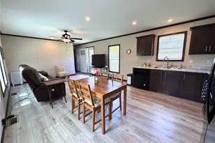 1569 Lee Ln, Grove City Boro, PA 16127 - Photo 5