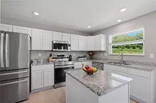 714 Dahlia Dr, Belle Vernon, PA 15012 - Photo 3