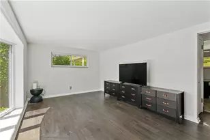 5690 Florida Ave, Bethel Park, PA 15102 - Photo 3
