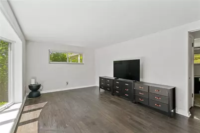 5690 Florida Ave, Bethel Park, PA 15102 - Photo 3