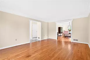 2480 Matterhorn Dr, Pittsburgh, PA 15090 - Photo 9