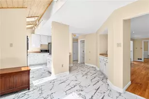 2480 Matterhorn Dr, Pittsburgh, PA 15090 - Photo 17