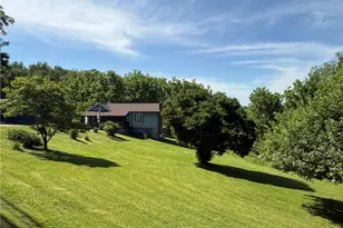 527 Center New Texas Rd, Pittsburgh, PA 15239 - Photo 3