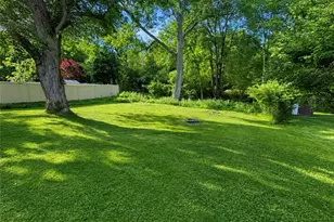 807 E Fairmont Ave, New Castle, PA 16105 - Photo 21
