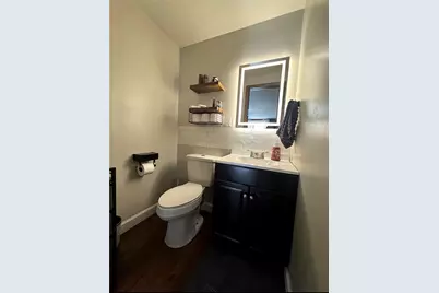 807 E Fairmont Avenue, New Castle, PA 16105 - Photo 17