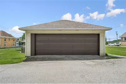 611 Harrison Avenue, Jeannette, PA 15644 - Photo 7
