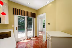 315 Kingsberry Cir, Pittsburgh, PA 15234 - Photo 9