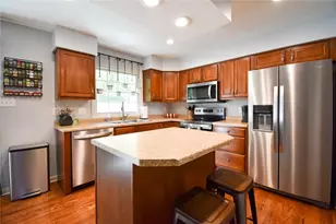 957 Montclair Dr, Moon/Crescent Twp, PA 15108 - Photo 5