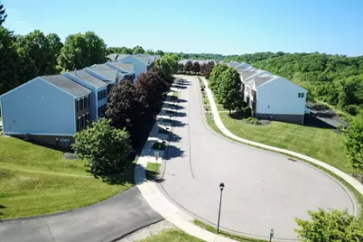 957 Montclair Dr, Moon/Crescent Twp, PA 15108 - Photo 25
