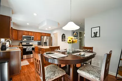 957 Montclair Dr, Moon/Crescent Twp, PA 15108 - Photo 7