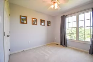 957 Montclair Dr, Moon/Crescent Twp, PA 15108 - Photo 17